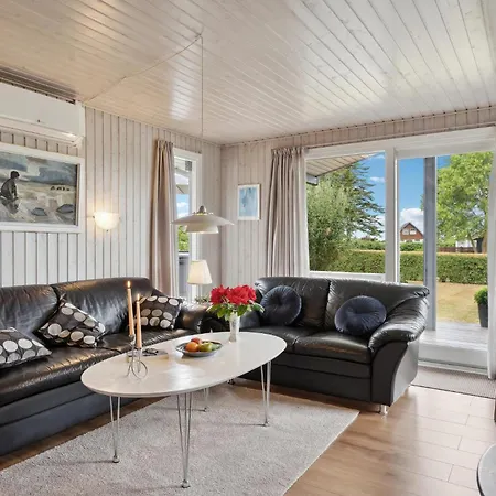 Assens With A Fireplace 03 Semesterbostad *