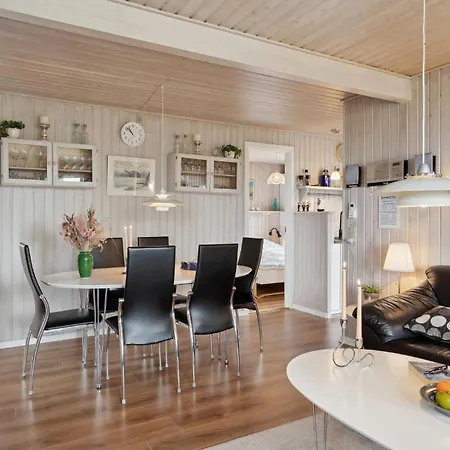 Stunning In Assens With Kitchen Naes (Funen)